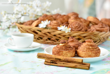 Homemade cinnamon buns cakes on a table