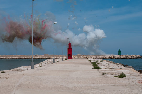faro del porto di trani, durante la festa patronale 