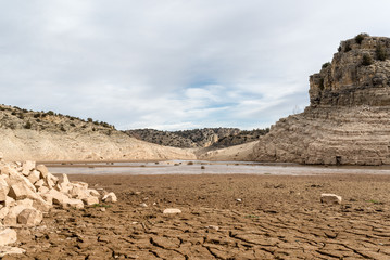 Vista del embalse del Arquillo sin agua, en Teruel. Calentamiento global.  