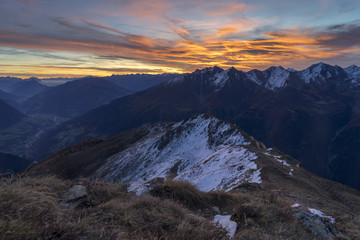 Fototapeta na wymiar Sonnenaufgang auf der Pezinerspitze