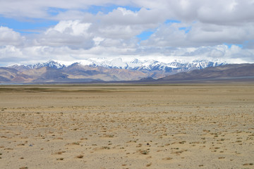 Fototapeta na wymiar Beautiful Pamir Mountain Range, Tajikistan