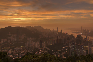 Fototapeta na wymiar Skyline of Hong KOng city under sunset