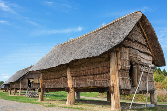 「大型掘立柱建物跡」の画像 45 件の Stock 写真、ベクターおよびビデオ Adobe Stock