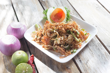 Crispy Fish Maw in Spicy Salad
