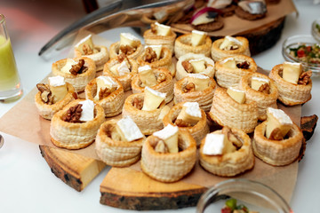  Cookies with nuts and cheese 