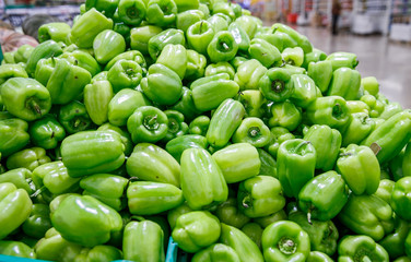 Obraz na płótnie Canvas green pepper in the market