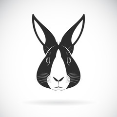 Obraz premium Vector of a rabbit head design on white background. Wild Animals. Vector illustration.