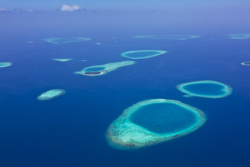 Malediven-Luftbild vom Wasserflugzeug aus