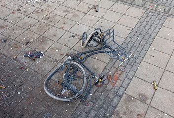 Obraz premium Broken bicycle in the dutch streets