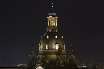 Obraz premium dresden germany frauenkirche church dome at night