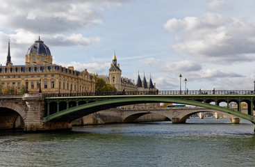 Obraz premium Court House, Conciergerie and differents bridges of Paris viewed from river Seine, Paris, France, October 28, 2017