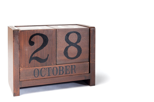 Wooden Perpetual Calendar set to October 28th