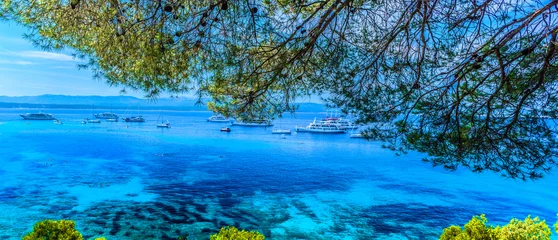 Crédence de cuisine en verre imprimé Plage de la Corne d'Or, Brac, Croatie Panorama de la mer Adriatique en Croatie. / Vue de paysage sur la mer Adriatique en été, île de Brac.