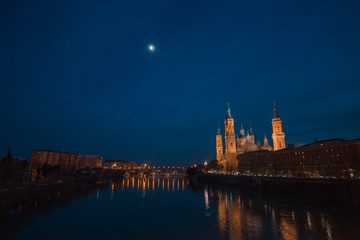 Fototapeta premium Basilica del Pilar in Zaragoza in Spain
