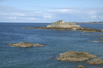 Fototapeta na wymiar fort national de saint malo