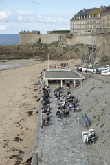 terrasse de café en bord de plage