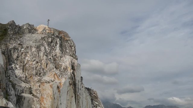 Time lapse cave di marmo a Carrara