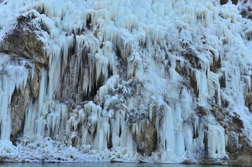 Fototapeta na wymiar Winter landscape frozen waterfalls