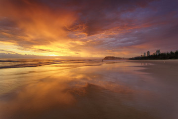 Obraz premium Sunrise at North Burleigh on the Gold Coast