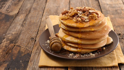 pancake with nuts and honey