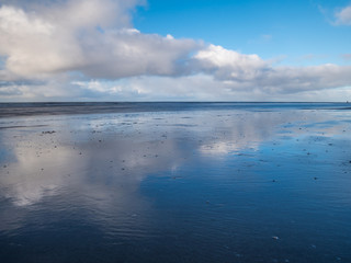 Spiegelung am Wattenmeer