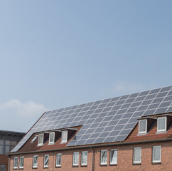 Fototapeta premium Solaranlage auf einem Dach