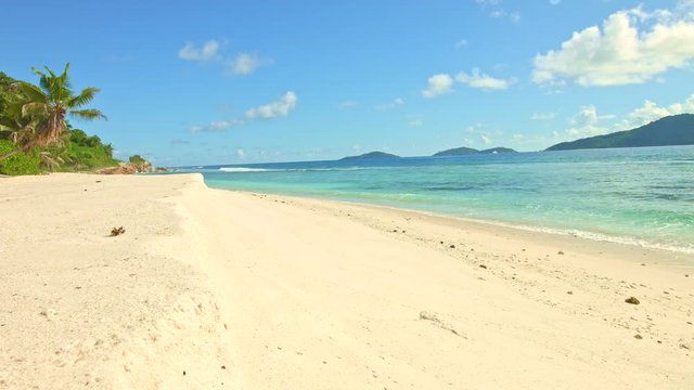 Dolly shot: Anse fourmis, La Digue Island, Seychelles 