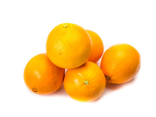 südländische Orangen isoliert
