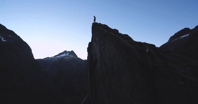 Mt Egmont ,Taranki moving clouds time-lapse