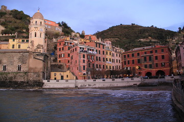 Sur la Marina de Vernazza, Cinque Terre, Italie