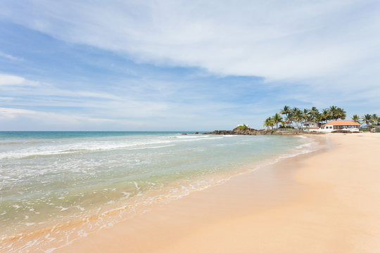 Sri Lanka - Ahungalla - Impressed by the idyllic beach landscape