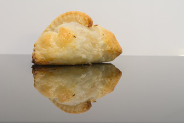 Blätterteig Gebäck mit Spiegelung 