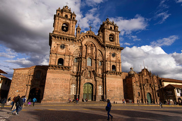 Fototapeta na wymiar cathédrale de cuzco