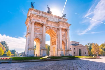 Abwaschbare Fototapete Milaan Friedensbogen oder Arco della Pace, Stadttor im Zentrum der Altstadt von Mailand am sonnigen Tag, Lombardei, Italien.