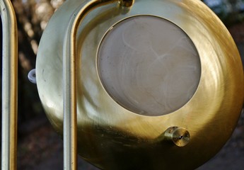 Runder Lampenschirm aus Messing