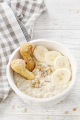 Porridge with bananas