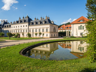 Fototapeta na wymiar Schloss Pillnitz im Sommer