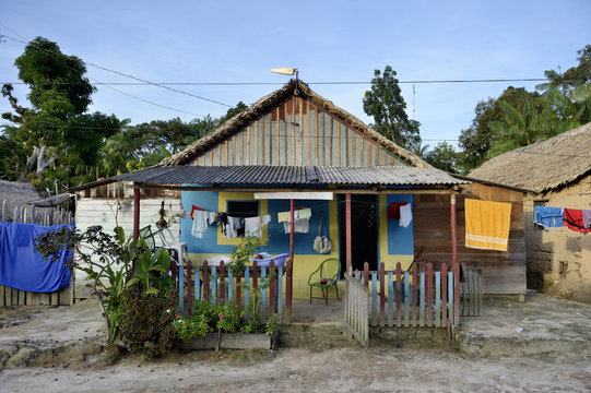 Brazil, Para, Itaituba, Pimental, wooden hut