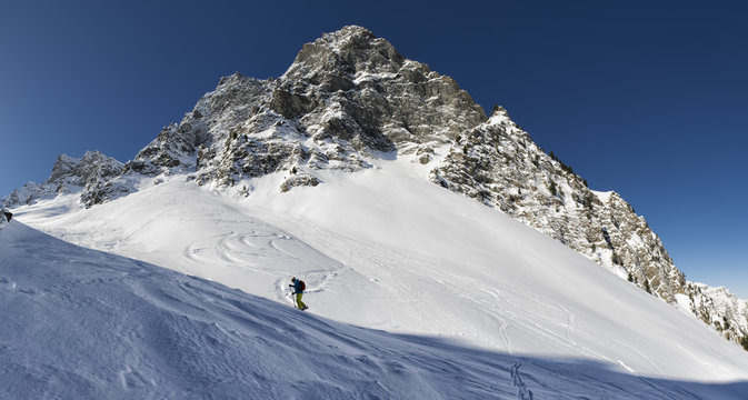 France, Hautes Alpes, Queyras Nature Park, Saint Veran, Tete de longet, ski mountaineering