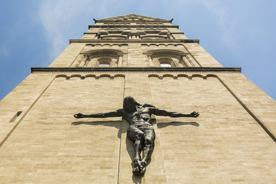 Germany, Dusseldorf, Jesus statue at Church of Saint Roch