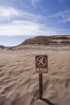 Chile, San Pedro de Atacama, no trespassing sign in Atacama desert