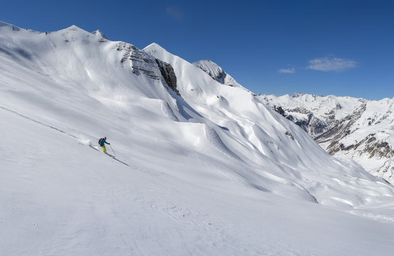 France, Hautes Alpes, Ecrins National Park, Prapic, Mourre Froid, Ski mountaineering