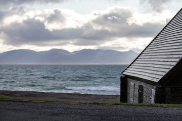 Fototapeta na wymiar House by the ocean