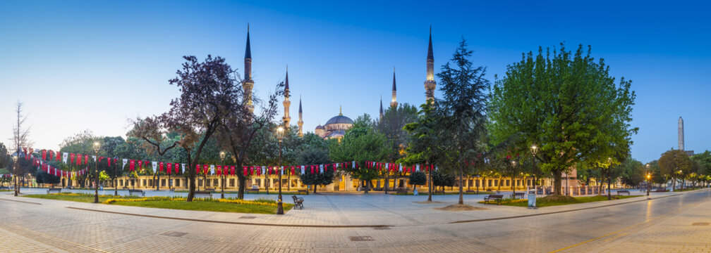 Turkey, Istanbul, view to Sultan Ahmed Mosque