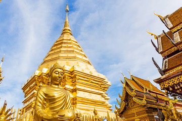 Fototapeta premium Wat Phra That Doi Suthep is tourist attraction of Chiang Mai, Thailand, golden pagoda.