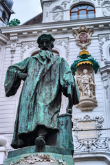 Fototapeta na wymiar Gutenberg Statue in Wien