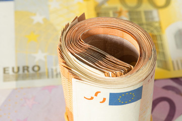 Nahaufnahme von Euro Geldscheinen