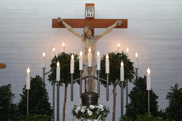 Urn at Funeral home, Urne in christlicher Aufbahrungshalle, christliche Bestattung