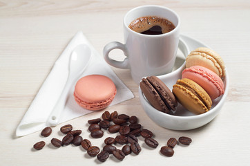 Coffee and small macaroons