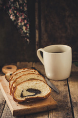 Buns with poppy seeds - yeast pie with stuffing